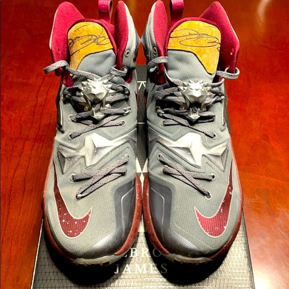 Lebron James XIII LMTD size 9 - Picture 2 of 10